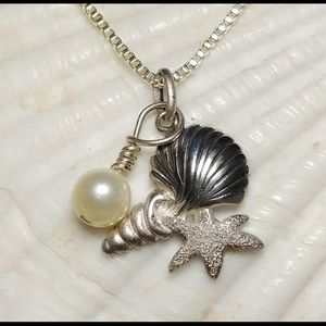 Shell design pendant